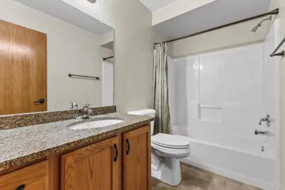 941 W York St, Oak Creek, WI 53154 - Photo 21