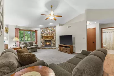 941 W York St, Oak Creek, WI 53154 - Photo 3