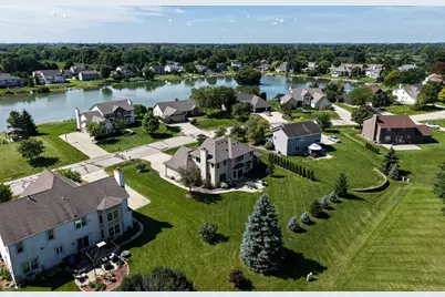 3260 E James Dr, Oak Creek, WI 53154 - Photo 101