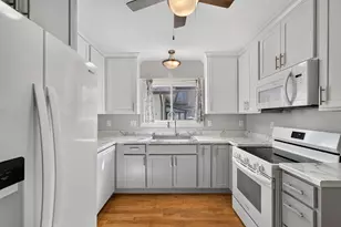 2171 S 79th St, West Allis, WI 53219 - Photo 13