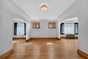 2171 S 79th St, West Allis, WI 53219 - Photo 7