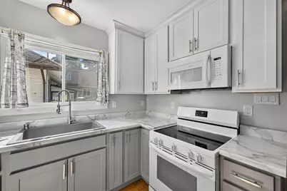 2171 S 79th St #2173, West Allis, WI 53219 - Photo 11
