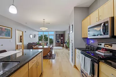 601 E Ogden Ave #504, Milwaukee, WI 53202 - Photo 15