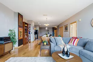 601 E Ogden Ave, Milwaukee, WI 53202 - Photo 5
