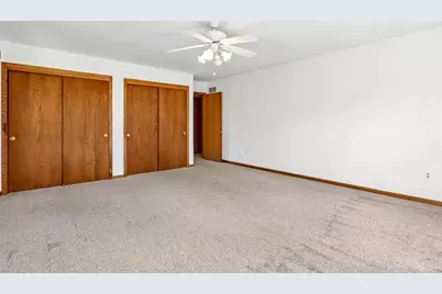 W284N3580  Old North Shore Dr, Delafield, WI 53072 - Photo 41