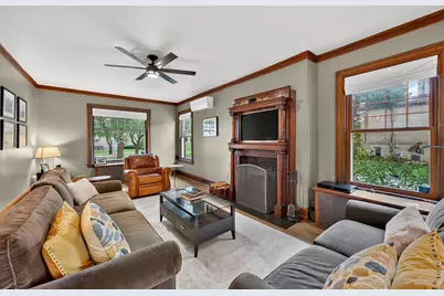3223 W Highland Blvd, Milwaukee, WI 53208 - Photo 17