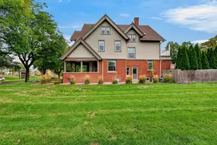 3223 W Highland Blvd, Milwaukee, WI 53208 - Photo 7