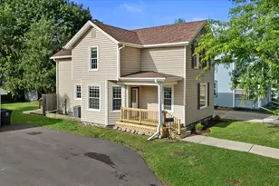 235 W South St, Oconomowoc, WI 53066 - Photo 35