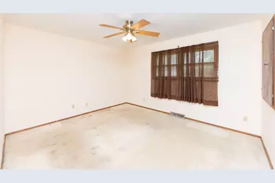 713  Oxford Dr, Hartland, WI 53029 - Photo 15