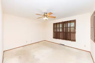 713 Oxford Dr, Hartland, WI 53029 - Photo 15