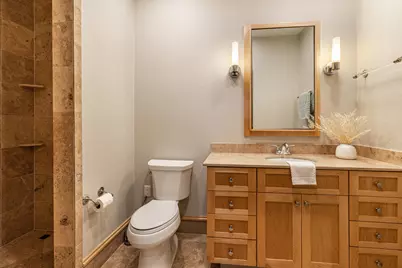 1313 N Franklin Pl #905, Milwaukee, WI 53202 - Photo 11