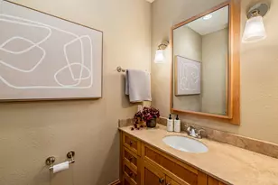 1313 N Franklin Pl, Milwaukee, WI 53202 - Photo 13