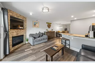 111  Center St #302, Lake Geneva, WI 53147 - Photo 11