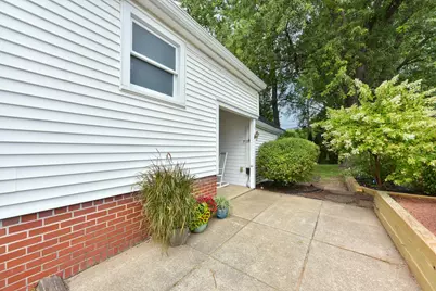 7902  Stickney Ave, Wauwatosa, WI 53213 - Photo 27