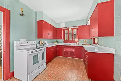 7902  Stickney Ave, Wauwatosa, WI 53213 - Photo 13