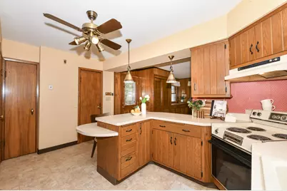 4042 N 111th St, Wauwatosa, WI 53222 - Photo 17