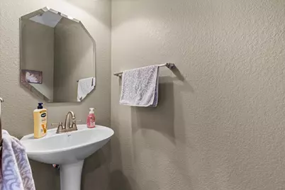700  Creekwood Dr, West Bend, WI 53095 - Photo 23