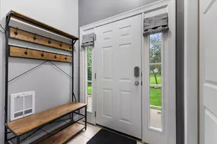 996 Bedford Ct, Racine, WI 53406 - Photo 3