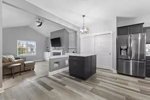 996 Bedford Ct, Racine, WI 53406 - Photo 9