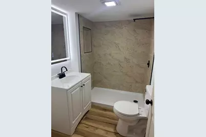N88W14926  Jefferson Ave, Menomonee Falls, WI 53051 - Photo 9