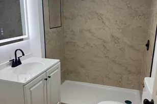 N88W14926 Jefferson Ave, Menomonee Falls, WI 53051 - Photo 9