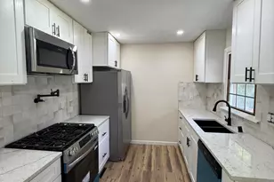 N88W14926 Jefferson Ave, Menomonee Falls, WI 53051 - Photo 3