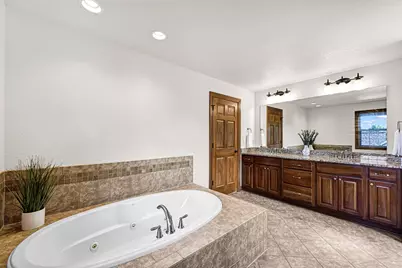 N25W27171  Orchard Ln, Pewaukee, WI 53072 - Photo 23