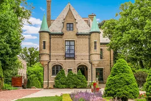 3266 N Lake Dr, Milwaukee, WI 53211 - Photo 3