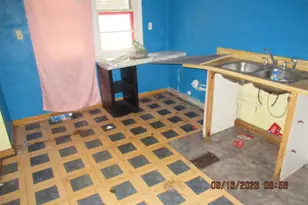 2424 W Maple St, Milwaukee, WI 53204 - Photo 11