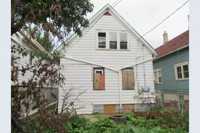 2424 W Maple St, Milwaukee, WI 53204 - Photo 3