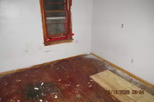 2424 W Maple St, Milwaukee, WI 53204 - Photo 9