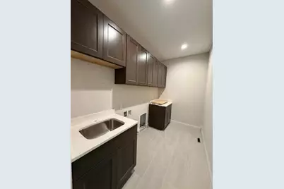 611  Talbots Woods Ct, Dousman, WI 53118 - Photo 7