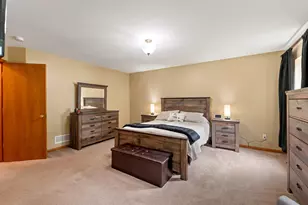 622 Hickory Hollow Rd, Racine, WI 53185 - Photo 17