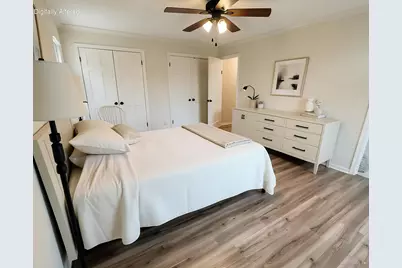 1027 W Shaker Cir, Mequon, WI 53092 - Photo 13