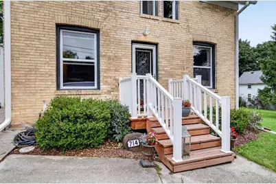 714  Summit St, Plymouth, WI 53073 - Photo 5