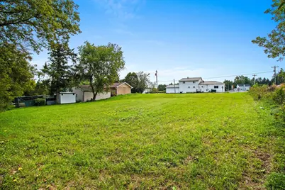 8026  Village Dr, Manitowoc Rapids, WI 54247 - Photo 15