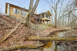 2128 Hunters Ridge Ct, Manitowoc, WI 54220 - Photo 3