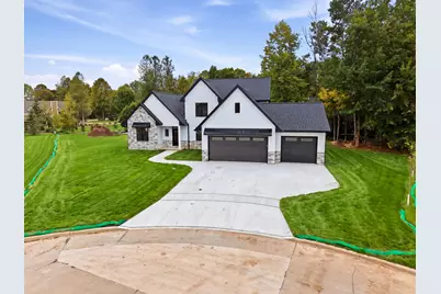 338  Mosie Ct, Manitowoc, WI 54220 - Photo 1