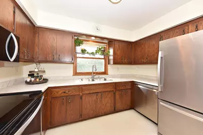 5961 N 121st St, Milwaukee, WI 53225 - Photo 5