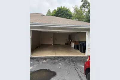 6205 S Creekside Dr #8, Cudahy, WI 53110 - Photo 15
