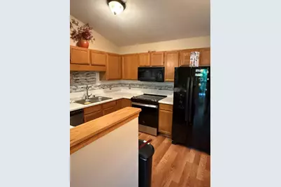 6205 S Creekside Dr #8, Cudahy, WI 53110 - Photo 7