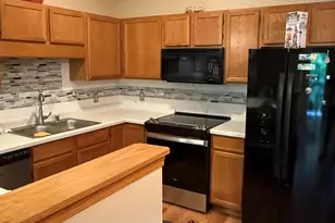 6205 S Creekside Dr, Cudahy, WI 53110 - Photo 7