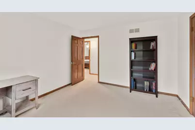 3925 W Sherbrooke Dr, Mequon, WI 53092 - Photo 29