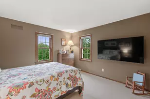 3925 W Sherbrooke Dr, Mequon, WI 53092 - Photo 25