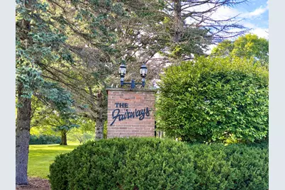 3925 W Sherbrooke Dr, Mequon, WI 53092 - Photo 47