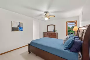 3925 W Sherbrooke Dr, Mequon, WI 53092 - Photo 27