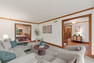 3925 W Sherbrooke Dr, Mequon, WI 53092 - Photo 3