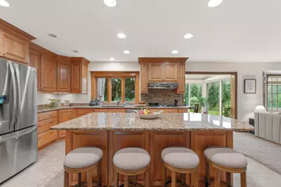 3925 W Sherbrooke Dr, Mequon, WI 53092 - Photo 7