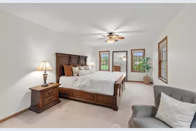 3925 W Sherbrooke Dr, Mequon, WI 53092 - Photo 19