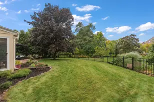 3925 W Sherbrooke Dr, Mequon, WI 53092 - Photo 39